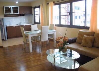 2 bed Condo in Peace Private Place Sathon District C08667