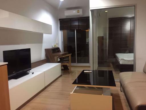 1 bed Condo in The Seed Musee Khlongtan Sub District C08663