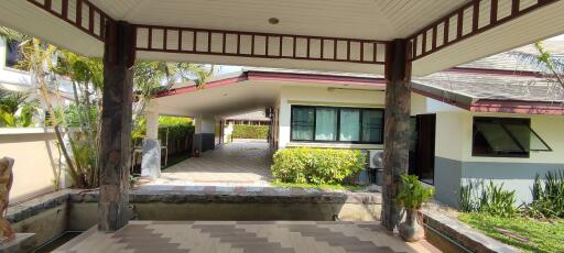 Family Pool Villa House for Sale in Huay Yai