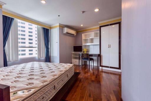 2 bed Condo in Urbana Langsuan Lumphini Sub District C08622