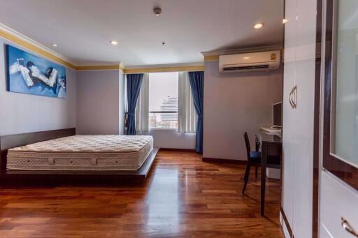 2 bed Condo in Urbana Langsuan Lumphini Sub District C08622