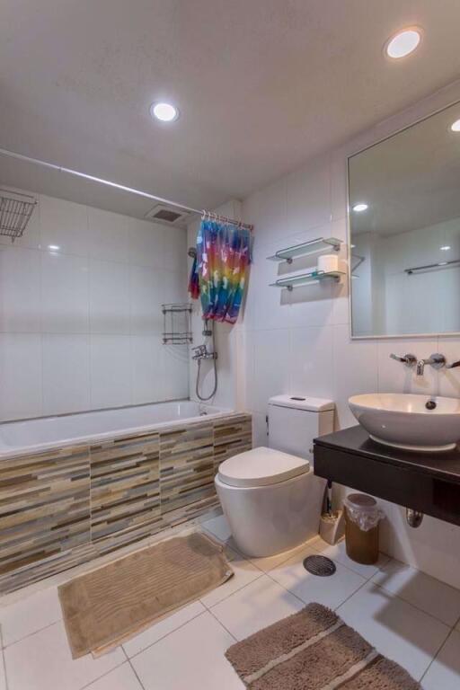 2 bed Condo in Urbana Langsuan Lumphini Sub District C08622