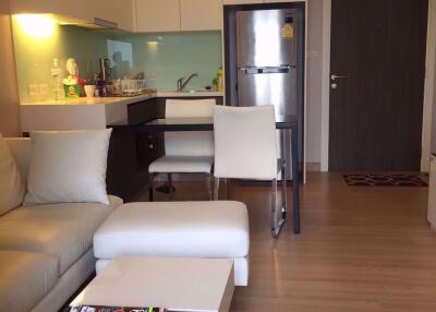 1 bed Condo in Urbano Absolute Sathon-Taksin Khlong San District C08589
