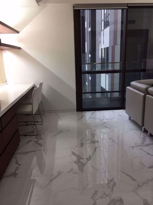 1 bed Condo in Hansar Rajdamri Lumphini Sub District C08583