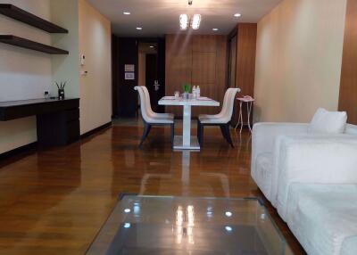 3 bed Condo in Richmond Hills Residence Khlong Tan Nuea Sub District C08572