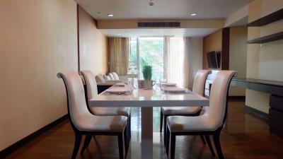 3 bed Condo in Richmond Hills Residence Khlong Tan Nuea Sub District C08572