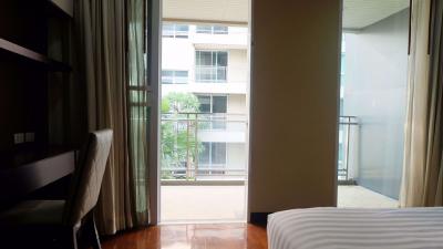 3 bed Condo in Richmond Hills Residence Khlong Tan Nuea Sub District C08572