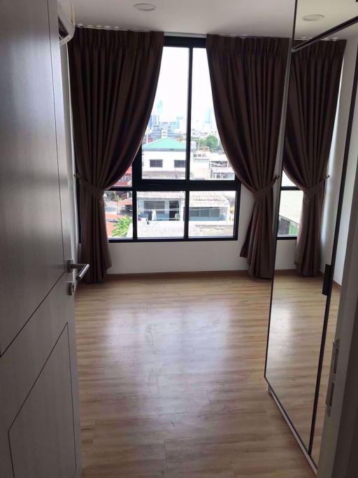 2 bed Condo in Notting Hill The Exclusive CharoenKrung Wat Phraya Krai Sub District C08546