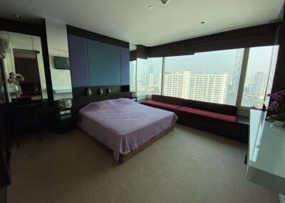 2 bed Condo in Watermark Chaophraya Khlong Ton Sai Sub District C08540