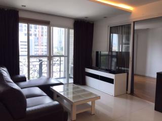 3 bed Condo in Le Nice Ekamai Phrakhanongnuea Sub District C08538