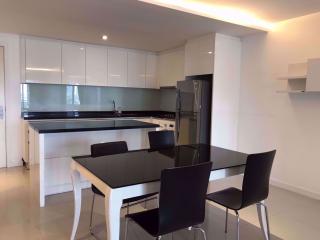 3 bed Condo in Le Nice Ekamai Phrakhanongnuea Sub District C08538