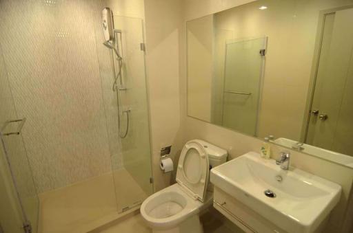 2 bed Condo in Life Sukhumvit 48 Khlongtoei District C08518