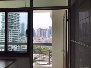 3 bed Condo in Royal Castle Watthana District C08510