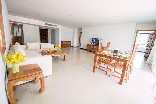 3 bed Condo in Baan Thirapa Thungmahamek Sub District C08456