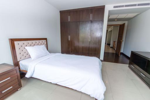 3 bed Condo in Baan Thirapa Thungmahamek Sub District C08456