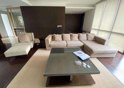 3 bed Condo in Domus 16 Khlongtoei District C08444