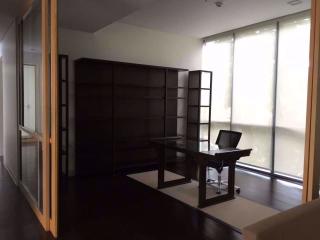 3 bed Condo in Domus 16 Khlongtoei District C08444