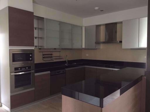 3 bed Condo in Domus 16 Khlongtoei District C08444