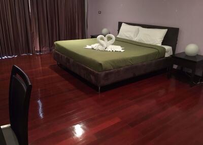 2 bed Duplex in Seven Place Executive Residences Khlong Tan Nuea Sub District D08417