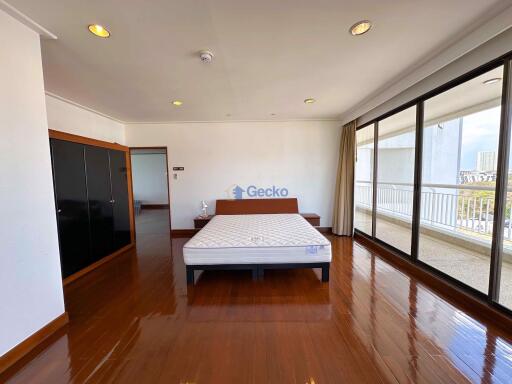 2 Bedrooms Condo in Baan Rimpha North Pattaya C006957