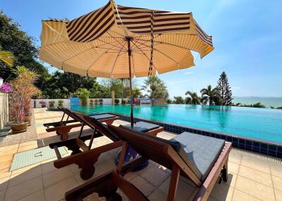 2 Bedrooms Condo in Baan Rimpha North Pattaya C006957