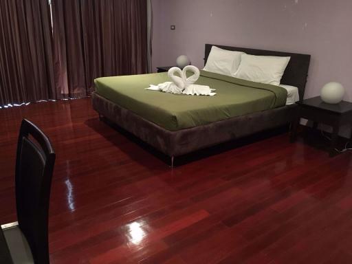 2 bed Duplex in Seven Place Executive Residences Khlong Tan Nuea Sub District D08336