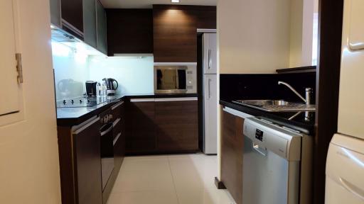 3 bed Condo in Oakwood Residence Thonglor Khlong Tan Nuea Sub District C08401