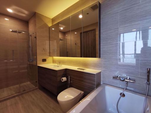 3 bed Condo in Whizdom Essence Bangchak Sub District C08381