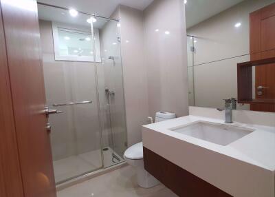 2 bed Condo in Wind Sukhumvit 23 Watthana District C08342