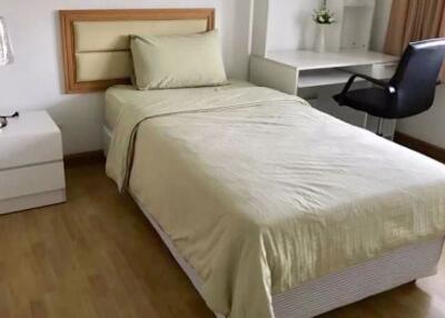 2 bed Condo in PPR Residence Khlong Tan Nuea Sub District C08337