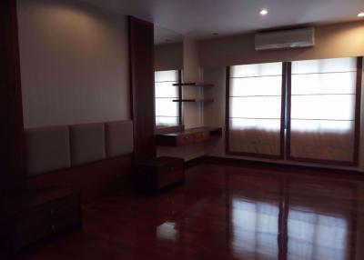 3 bed Duplex in Baan Sasida Khlongtoei District C08334