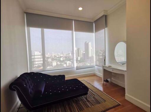 2 bed Condo in Royce Private Residences Watthana District C08312