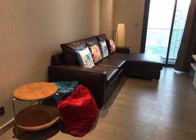 2 bed Condo in The Esse at Singha Complex Khlong Toei Nuea Sub District C08311
