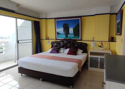 Sea View Pattaya Condotel Chin for Sale