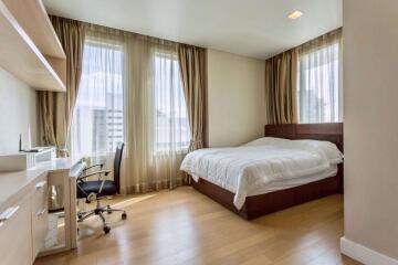 3 bed Penthouse in Wind Sukhumvit 23 Khlong Toei Nuea Sub District P04323