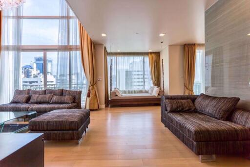 3 bed Penthouse in Wind Sukhumvit 23 Khlong Toei Nuea Sub District P04323