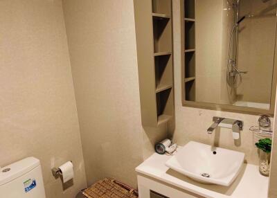 1 ห้องนอน, 1 ห้องน้ำ คอนโด ราคา ฿ 33,000/เดือน