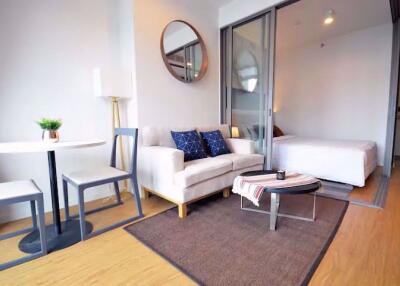 1 bed Condo in Siamese Surawong Si Phraya Sub District C08283