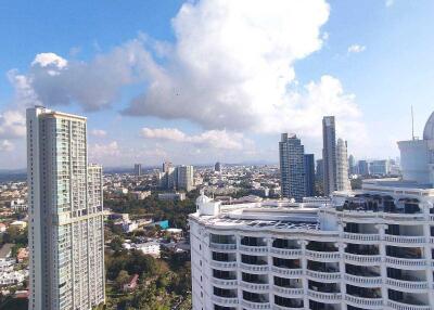 Wong Amat Tower for sale with sea view