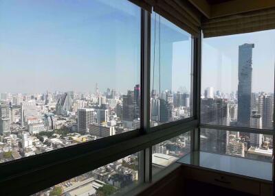 3 bed Condo in Sathorn House Silom Sub District C08282
