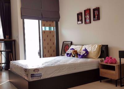 Studio bed Condo in Rhythm Rangnam Thanonphayathai Sub District C08274