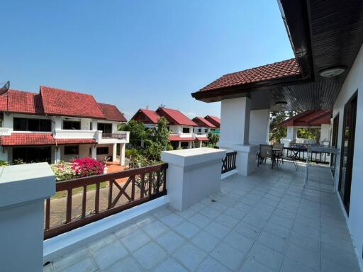 3 Bedrooms House in Na-Jomtien for Sale