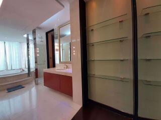 3 bed Condo in The Infinity Silom Sub District C08245