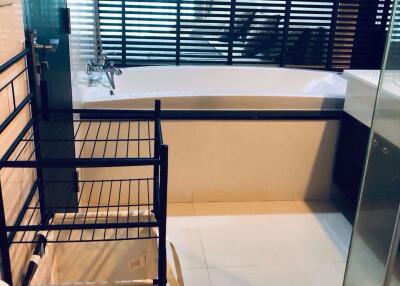 Studio bed Condo in The Address Chidlom Lumphini Sub District C08230