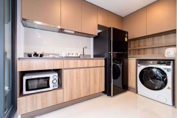 2 bed Condo in Taka Haus Ekamai 12 Watthana District C08228