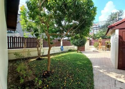 4 Bedrooms Pratumnak House for Sale