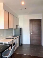 1 bed Condo in C Ekkamai Khlong Tan Nuea Sub District C08204