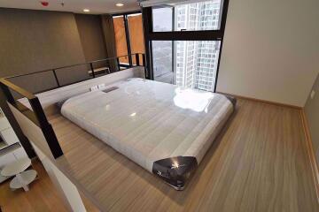 1 bed Duplex in Chewathai Residence Asoke Makkasan Sub District D07512