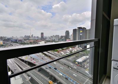 1 bed Duplex in Chewathai Residence Asoke Makkasan Sub District D07512