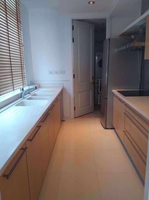 2 bed Condo in Athenee Residence Lumphini Sub District C08188